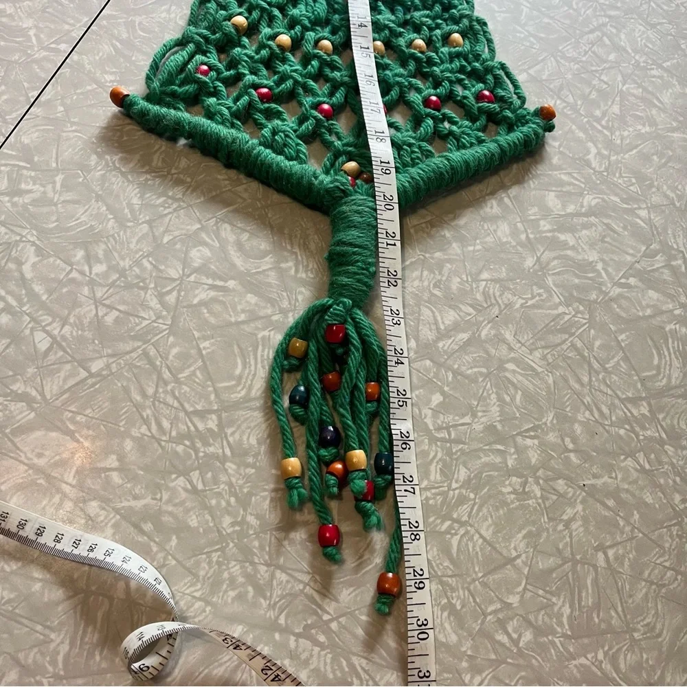 vintage macrame christmas tree green red wooden beads wall‎ hanging kitschy